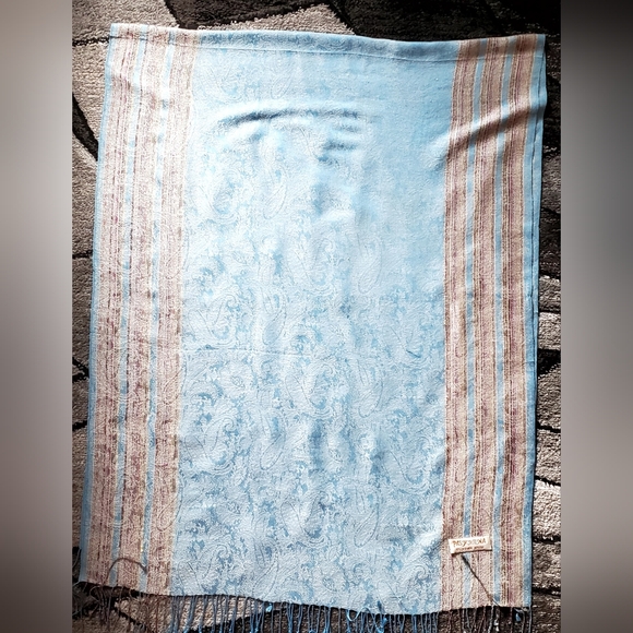 Pashmina Blue Paisley Jacquard Scarf with Metallic Striped Panels - Picture 4 of 4